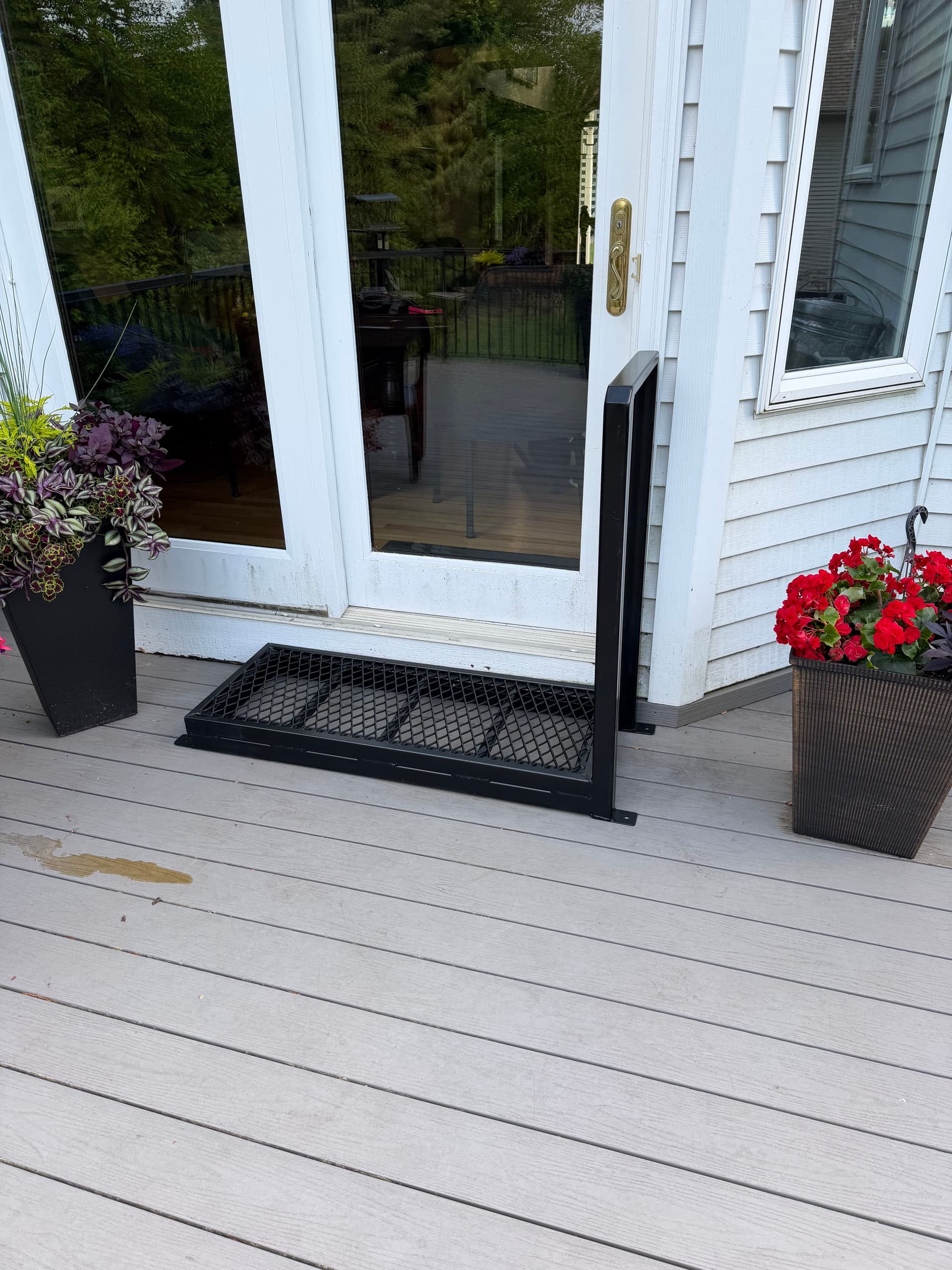 Gallery photos for Custom Metal Railings and a Movable Deck Step Built to Fit: Image #2
